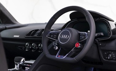 Audi R8 V10 Performance Carbon Black 8