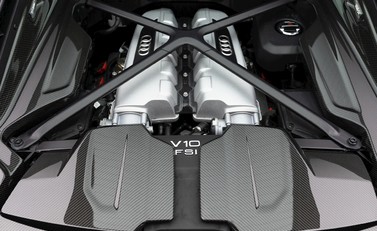 Audi R8 V10 Performance Carbon Black 22