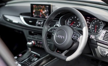 Audi RS6 Avant Performance 11