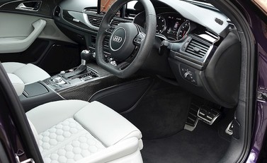 Audi RS6 Avant 13