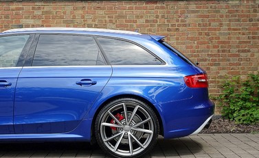 Audi RS4 Avant 7