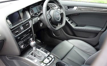 Audi RS4 Avant 21