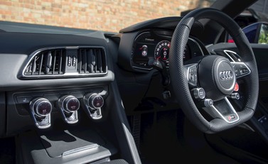 Audi R8 V10 Spyder 16