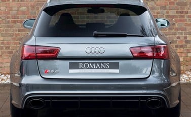 Audi RS6 Avant Performance 5