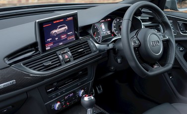 Audi RS6 Avant Performance 17