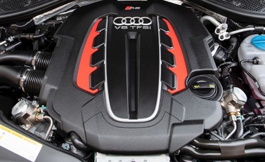 Audi RS6 Avant Performance 30