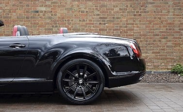Bentley Continental Supersports Convertible 17