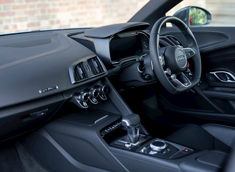 Audi R8 V10 Plus 14