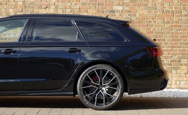 Audi RS6 Avant Performance 8
