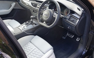 Audi RS6 Avant Performance 14