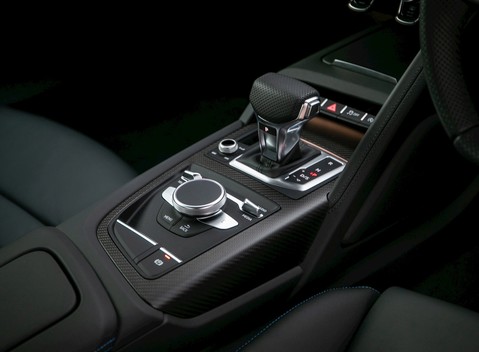 Audi R8 V10 Plus 17