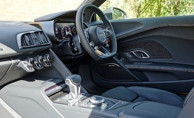 Audi R8 V10 Plus 25