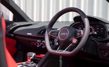 Audi R8 Spyder V10 Performance 13