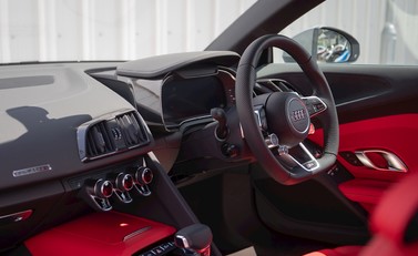 Audi R8 Spyder V10 Performance 17