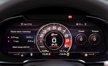 Audi R8 Spyder V10 Performance 18