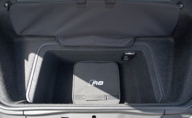 Audi R8 Spyder V10 Performance 29
