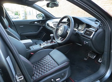 Audi RS6 Avant 10