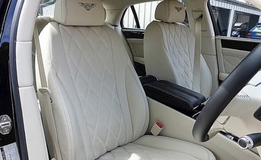 Bentley Flying Spur V8 10