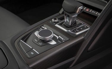 Audi R8 V10 Plus 17
