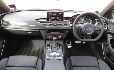 Audi RS6 Avant 11