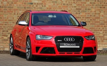 Audi RS4 Avant 1