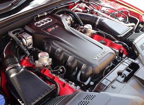 Audi RS4 Avant 13