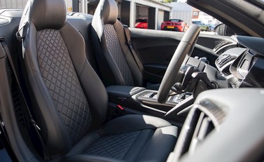 Audi R8 V10 Plus Spyder 14