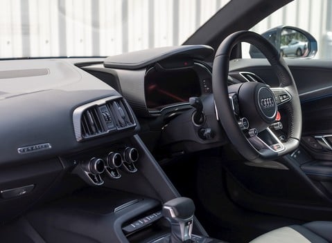 Audi R8 V10 Plus 15