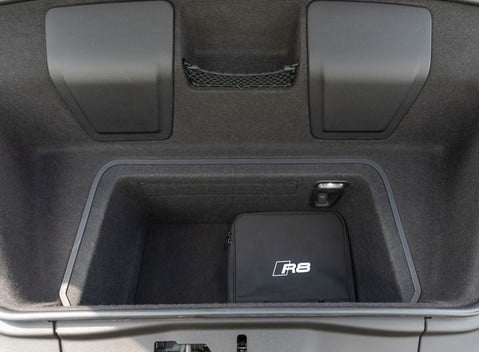 Audi R8 V10 Plus 32