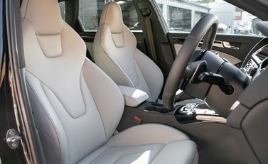Audi RS4 Avant 12