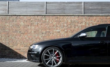 Audi RS4 Avant 24