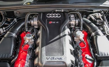 Audi RS4 Avant 26