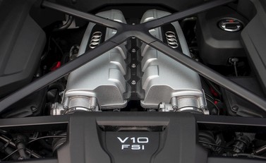 Audi R8 V10 Plus 30