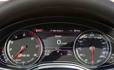 Audi RS6 Avant Performance 15