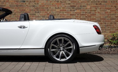 Bentley Continental Supersports Convertible ISR 19