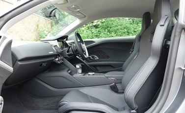 Audi R8 V10 Plus 10