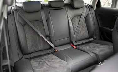 Audi RS6 Avant 13