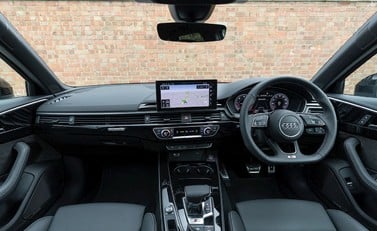 Audi S4 Avant Black Edition 19