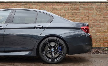 BMW M5 Competition Package 25