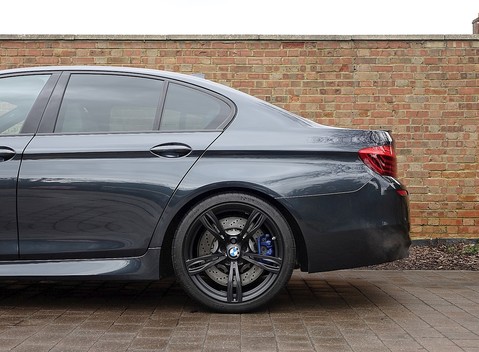 BMW M5 Competition Package 25