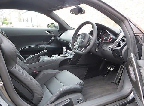 Audi R8 V10 Plus 10
