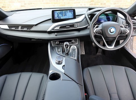 BMW I8 11