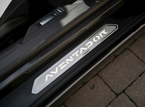 Lamborghini Aventador S LP740-4 Roadster 22
