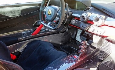 Ferrari LaFerrari 32