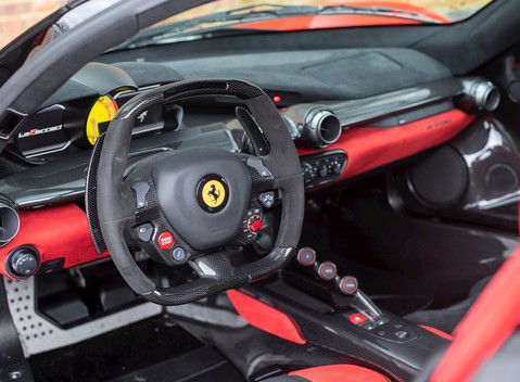 Ferrari LaFerrari 13