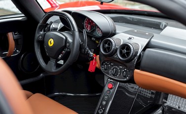 Ferrari Enzo 16