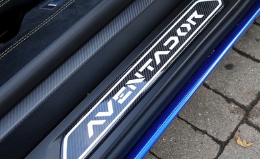Lamborghini Aventador SV Roadster 6