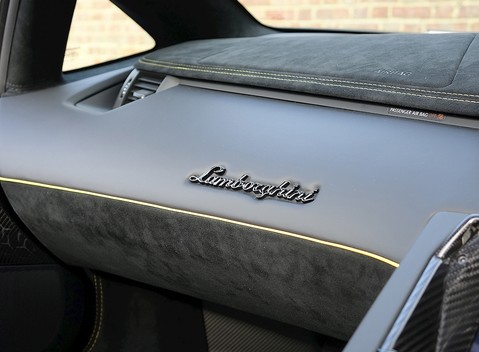 Lamborghini Aventador SV Roadster 7