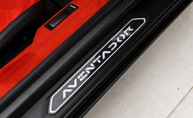 Lamborghini Aventador LP 750-4 SV Roadster 22