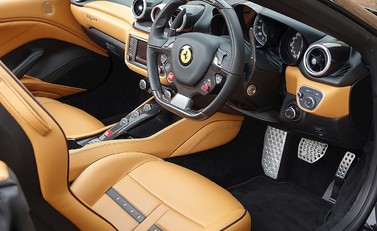 Ferrari California T 13